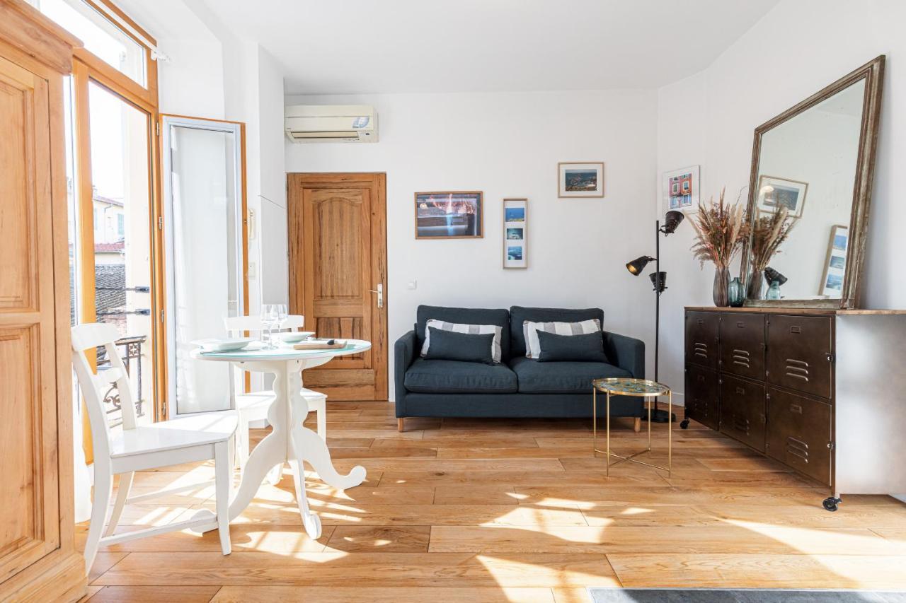 1 Bdr Downtown Near Place Massena Nice Exterior photo